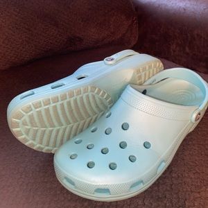 LIGHT BLUE CROCS MENS 13